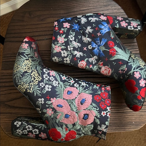 Attention Navy Floral Embroidered Ankle Boots - Picture 5 of 9